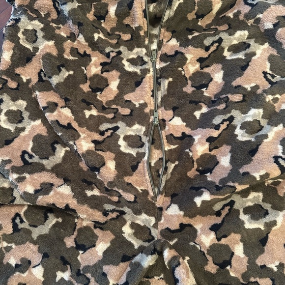 NWT CLUB ROOM Men’s plush fleece camouflage camo footed onesie pajamas pjs - Picture 4 of 9
